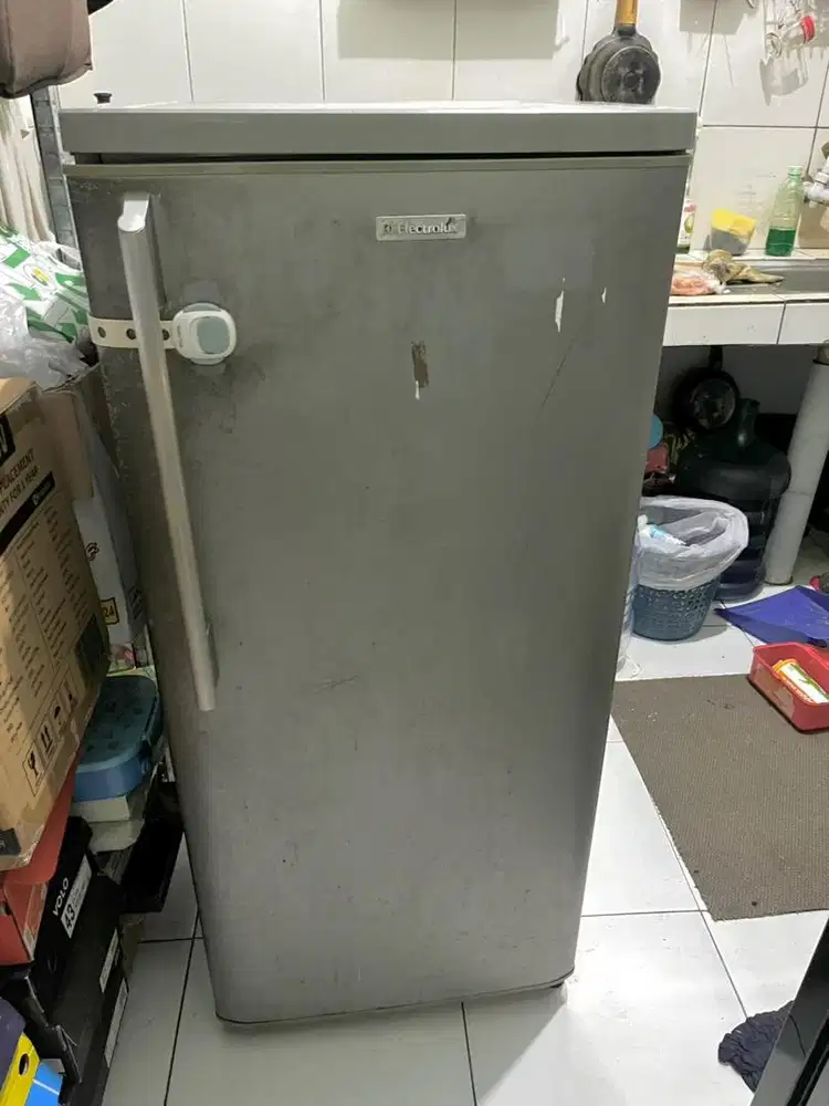 Kulkas second electrolux