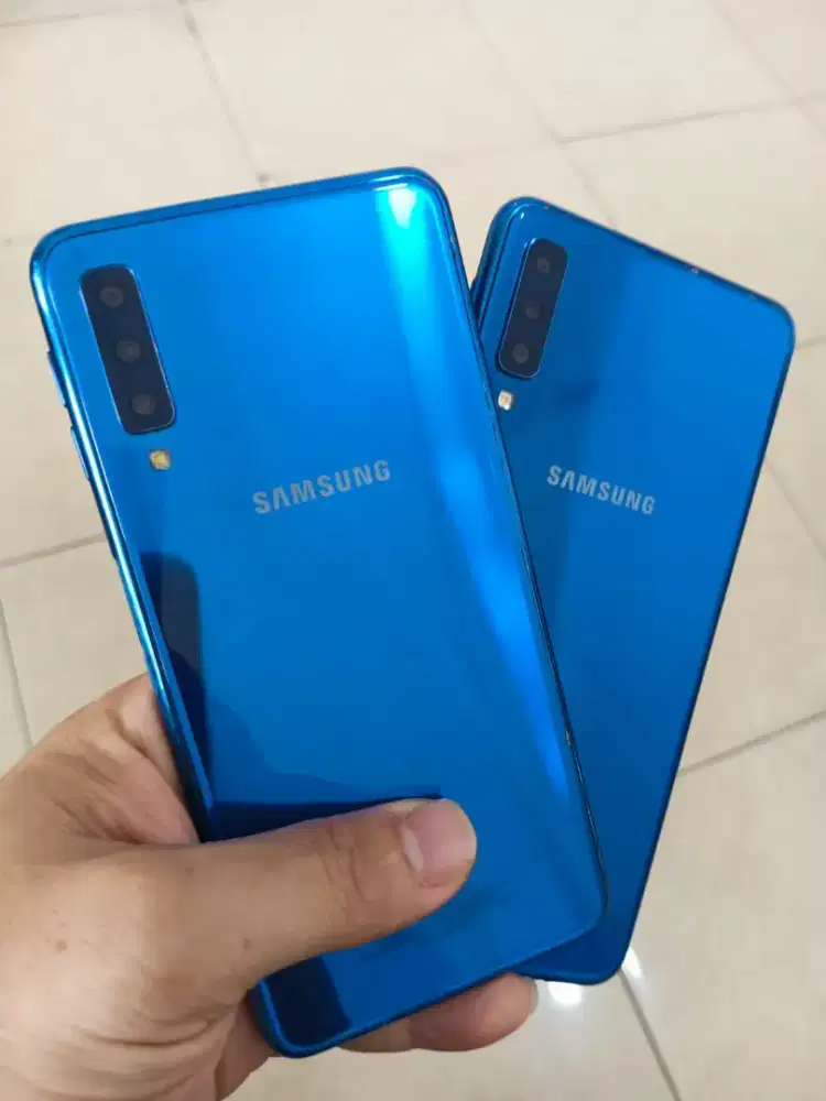 Samsung A7 Perfect.amoled(Ram4Gb/64Gb)Golden ponsel