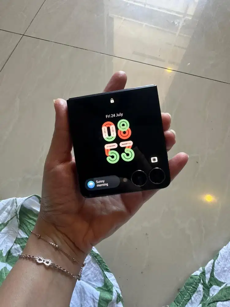 Samsung Galaxy Z Flip7 512GB Jet Black – Mulus Like New, Garansi Resmi
