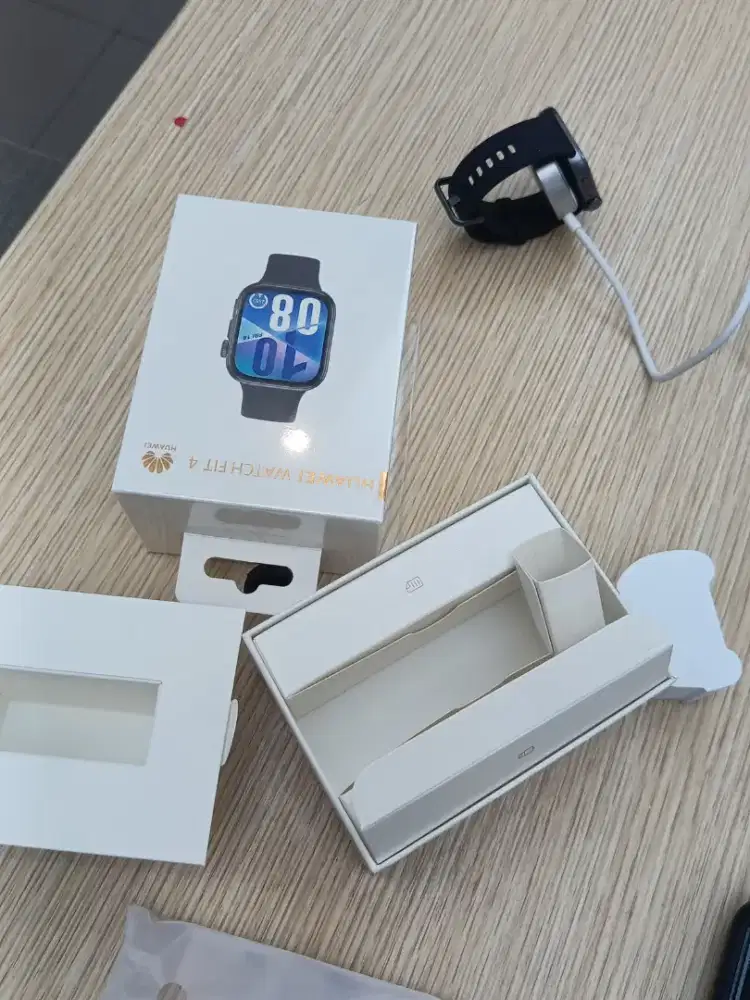 Huawei Watch Fit 4 – Like New | Garansi Resmi | Fullset Lengkap