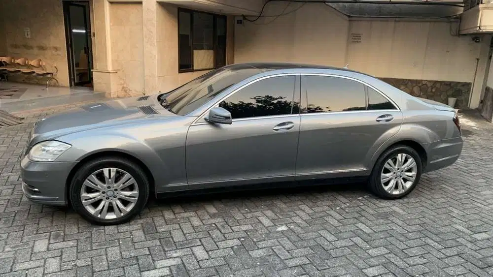 Mercedes-Benz S350L 2010 Bensin