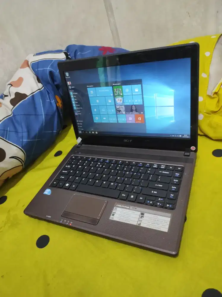 Laptop acer core i3normal semua tidak ada minus