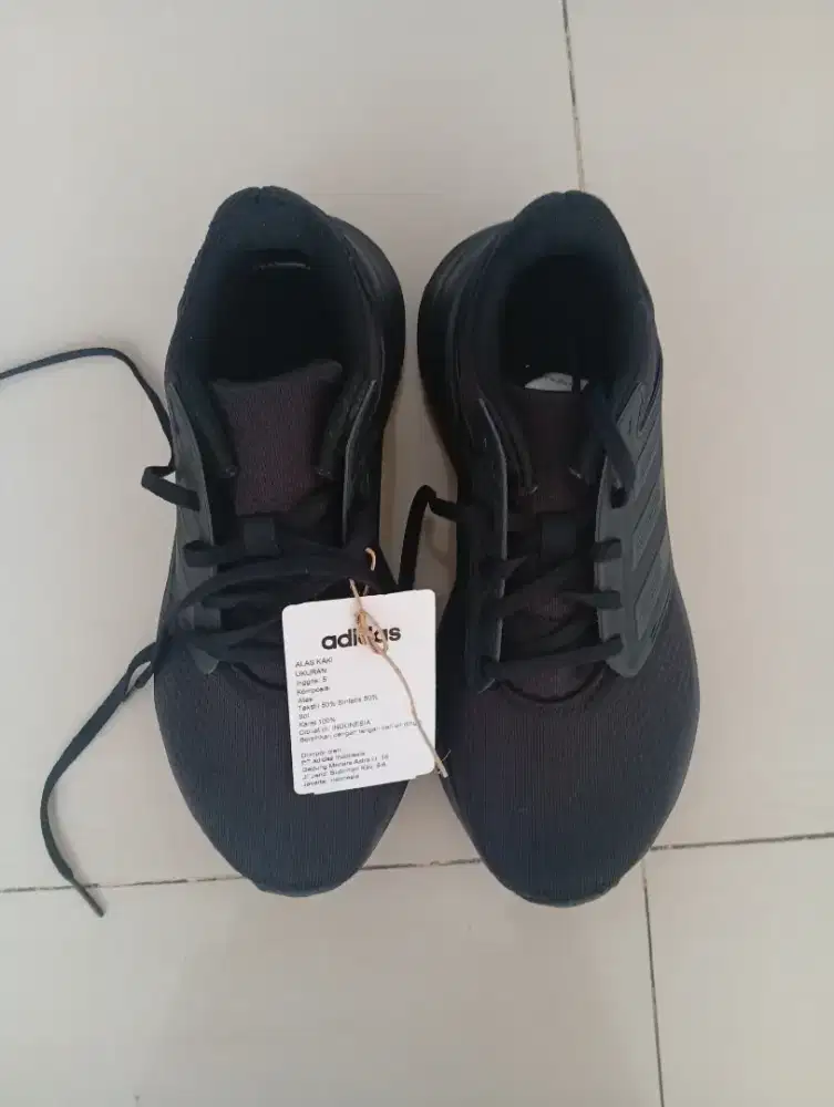 Sepatu sekolah Adidas ori