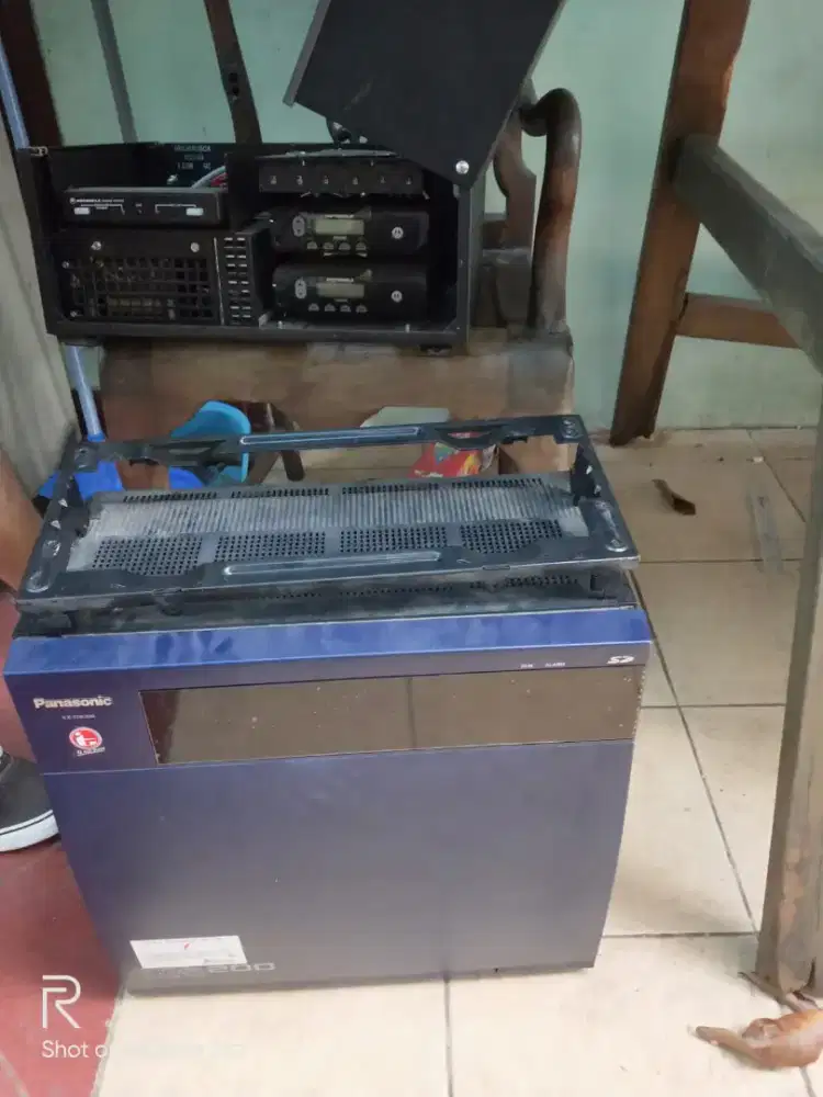 MENERIMA ALAT-ALAT ex KANTOR