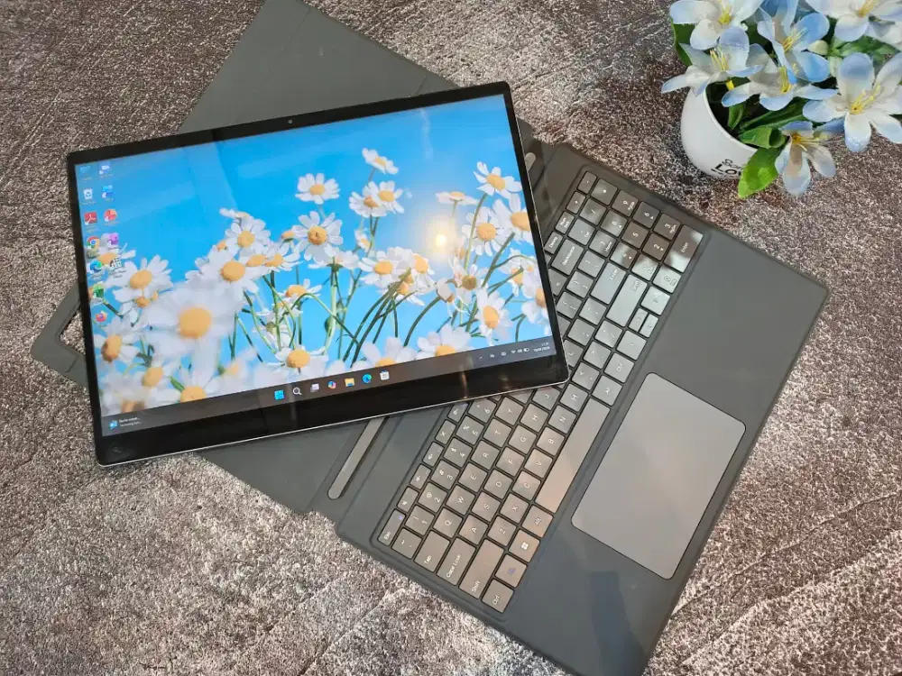 Laptop Slim 2IN1! Advan EVO-X RAM 12 GB Ready Pakai!