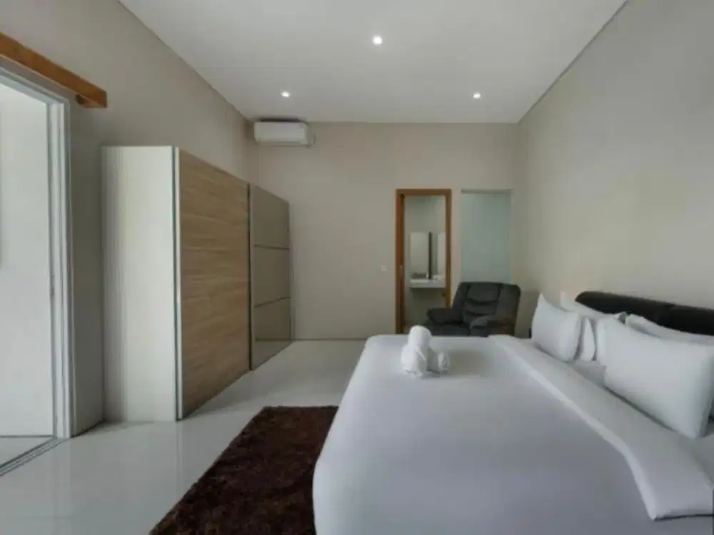 Villa Lamiere — Modern 3-Bedroom Sanctuary Near Seminyak & Double Six Beach