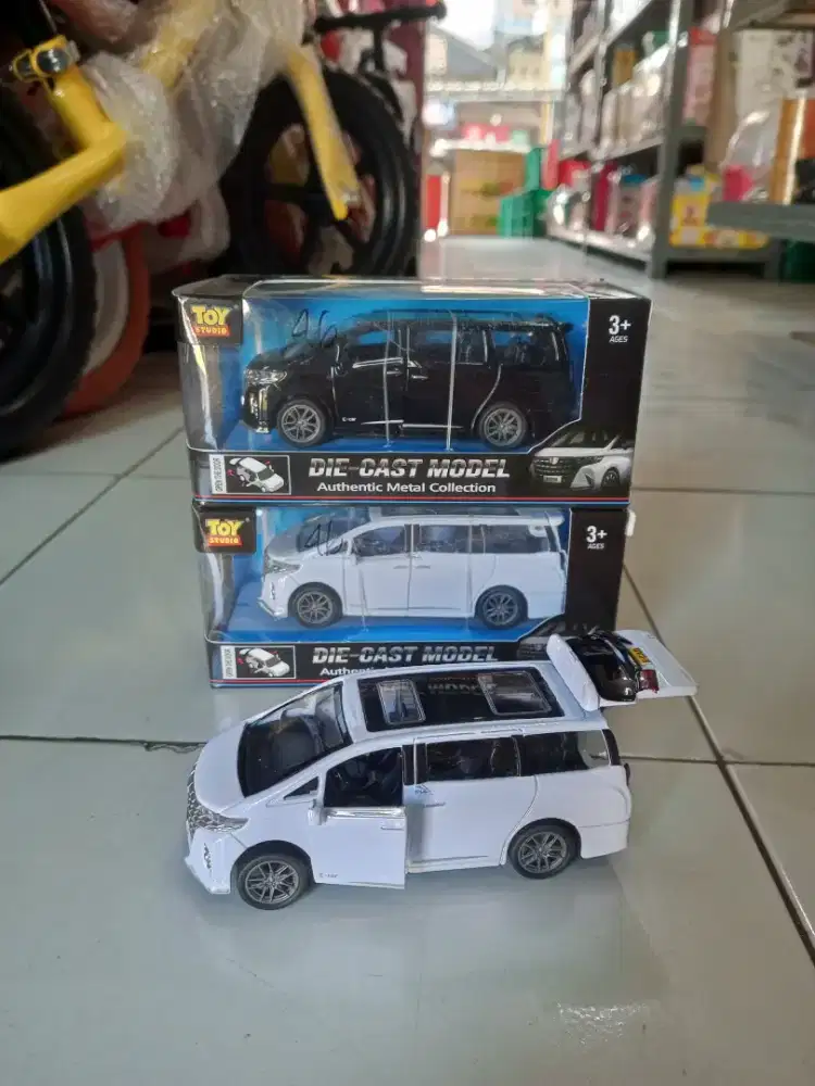 Mainan anak diecast mobil Alphard
