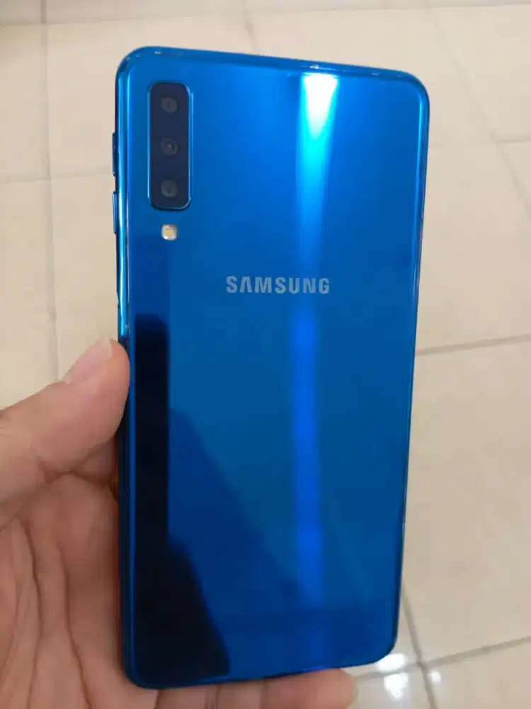 Galaxy A7 (64Gb/Ram4Gb)ORI SEIN Amoled-Golden Ponsel