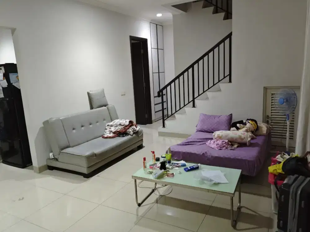 Jual Cepat Rumah terenovasi di THE GREEN, BSD, Tangsel - 3+1 kamar tidur