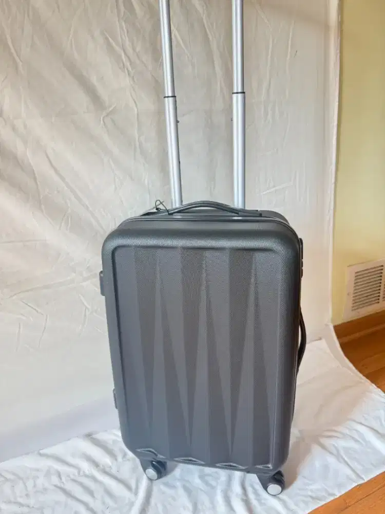 KOPER Elite Luggage Hardside Expandable Cabin Size20 TSA LOCK
 NEW