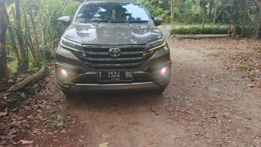 Toyota Rush GR A/T type tertinggi thn 2021 km 57000 coklat