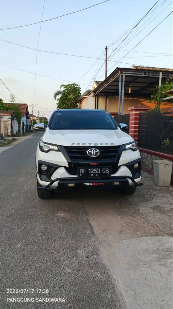 Di jual mobil pribadi