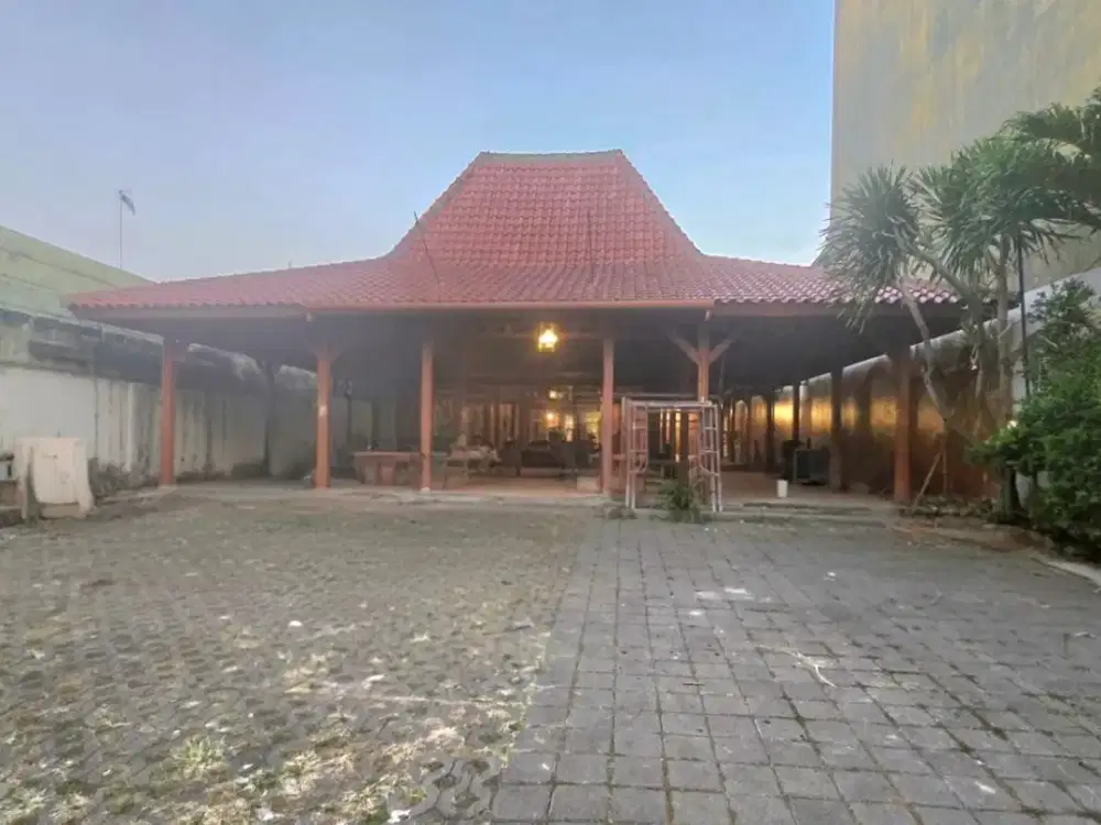 Ruang Usaha Strategis di Pusat Kota Dekat Jl. Slamet Riyadi, Solo