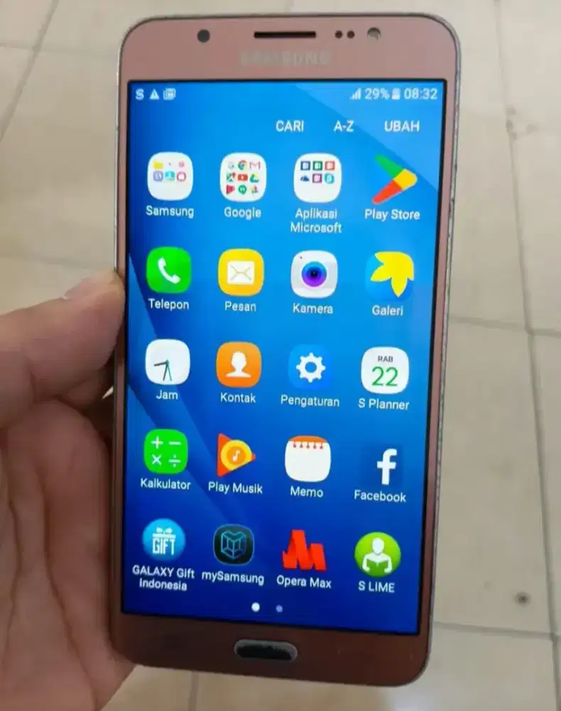 Galaxy J7'6 ORI-Golden ponsel