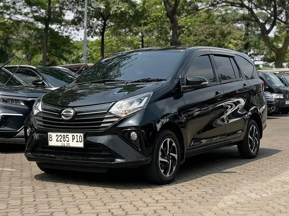 Like new!! DAIHATSU SIGRA R AT 2024 HITAM, KM 10RB