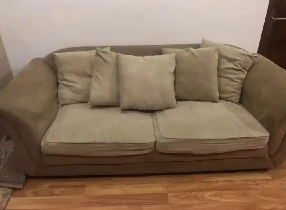 Jual Cepat Sofa Kain Empuk untuk Santai Warna Coklat Bisa Nego
