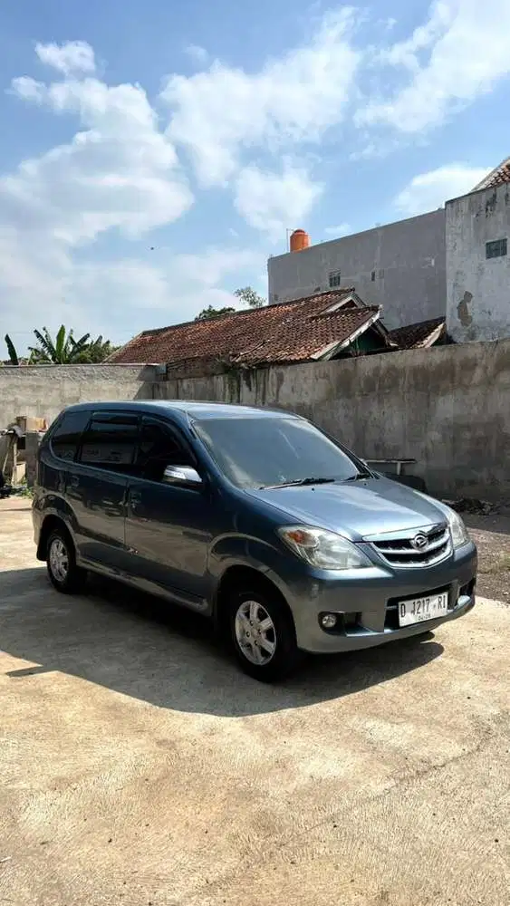 Daihatsu Xenia 2009 Bensin