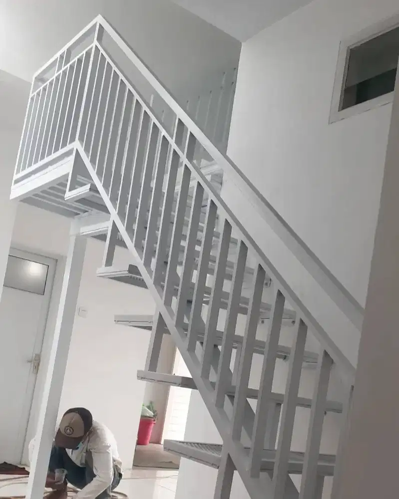 Railing tangga/balkon besi minimalis