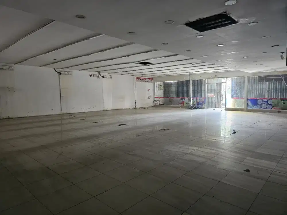 Disewakan Bangunan di Cawangq Dewi Sartika  Cocok Untuk Expedisi, Gudang maupun Showroom