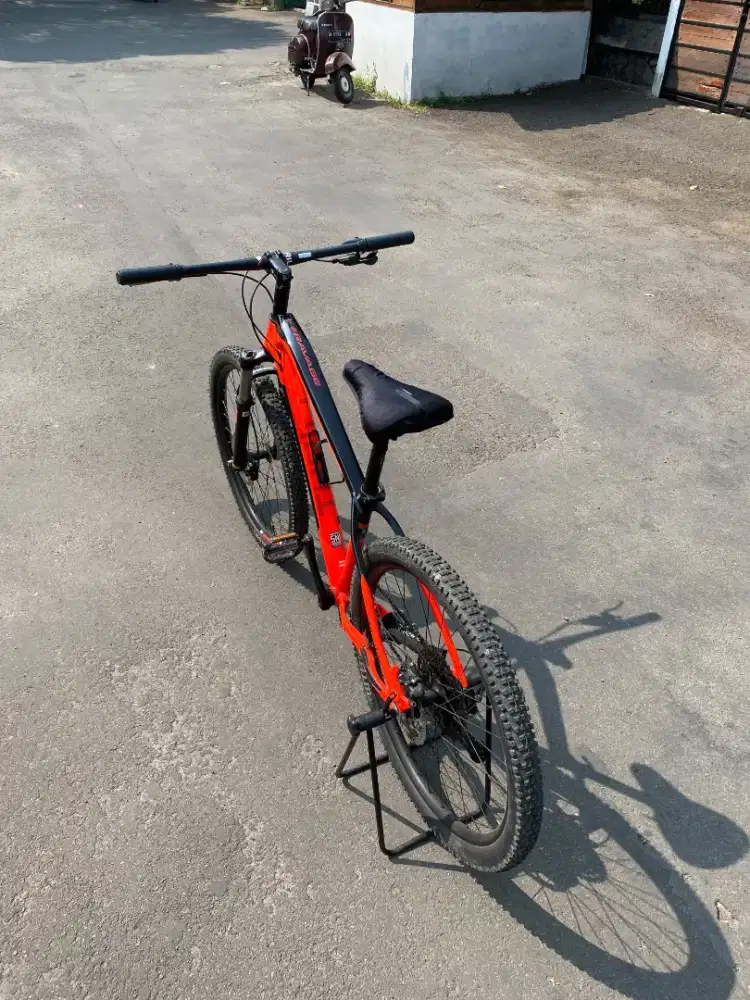 Dijual sepeda bekas seperti baru