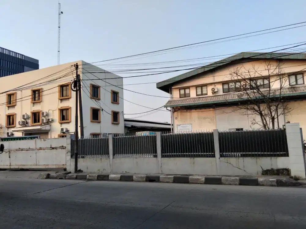 Disewakan Gudang di Pluit Raya, Jakarta Utara, Lt.5.015m2, Harga : 80 Rb/M2/Bulan