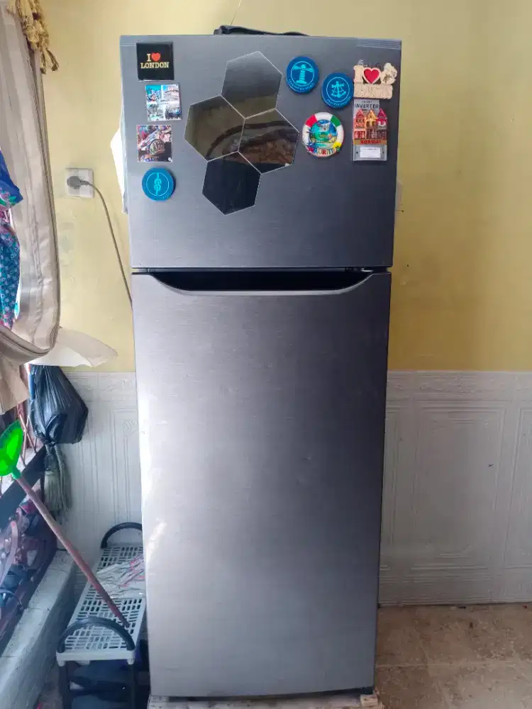Kulkas 2 pintu mrek LG smart inverter