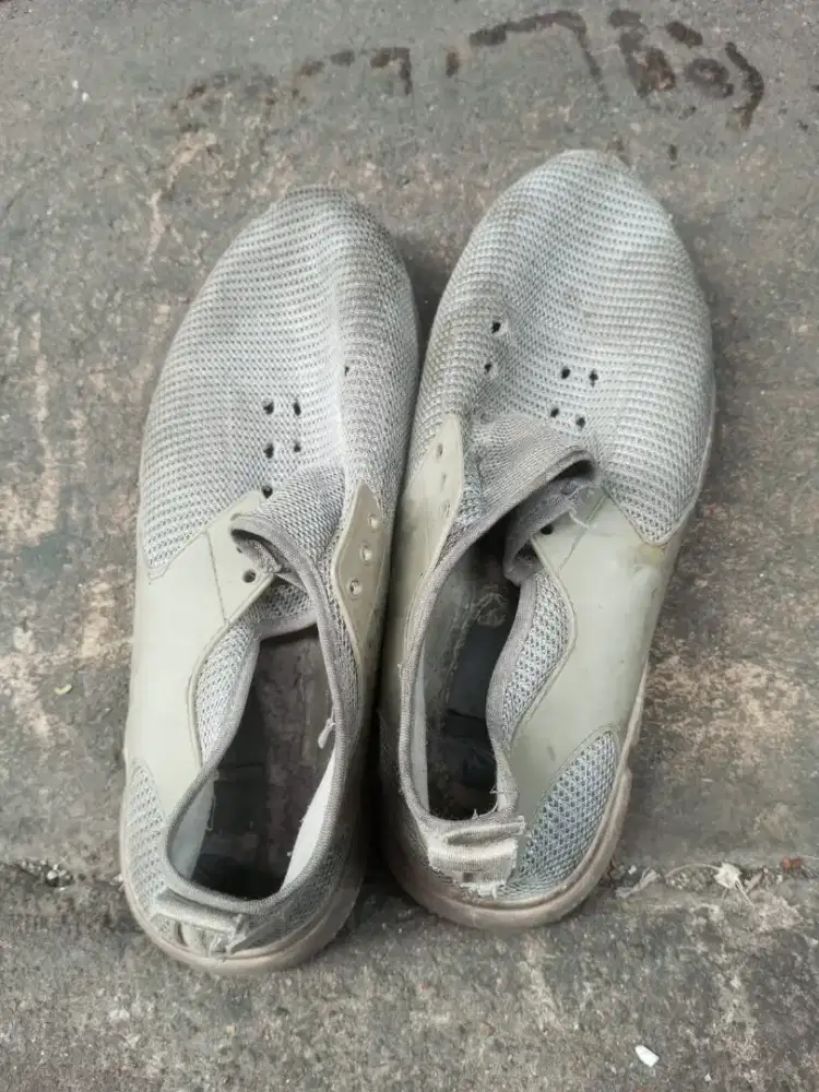 Sepatu wanita wanita import olahraga