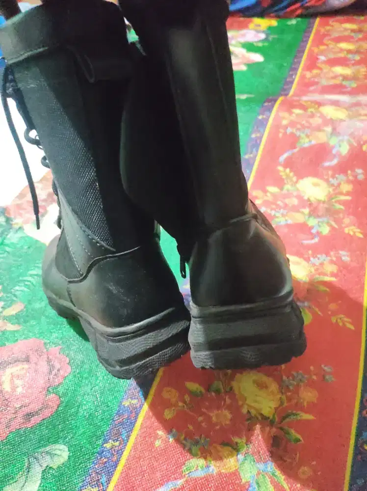 Sepatu pDL ukuran 42