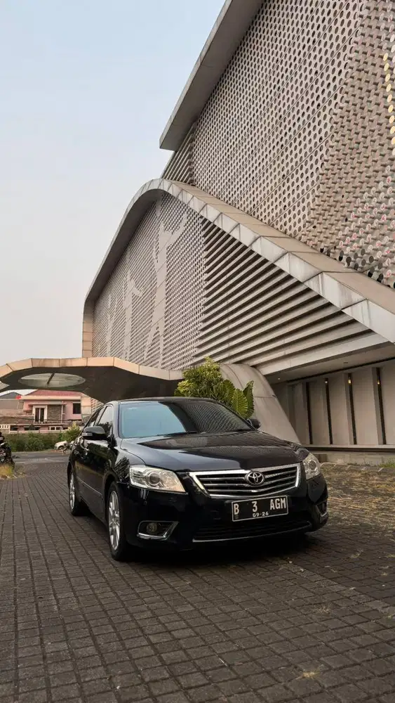 TOYOTA CAMRY V 2.4 2011 Automatic TERMURAH
