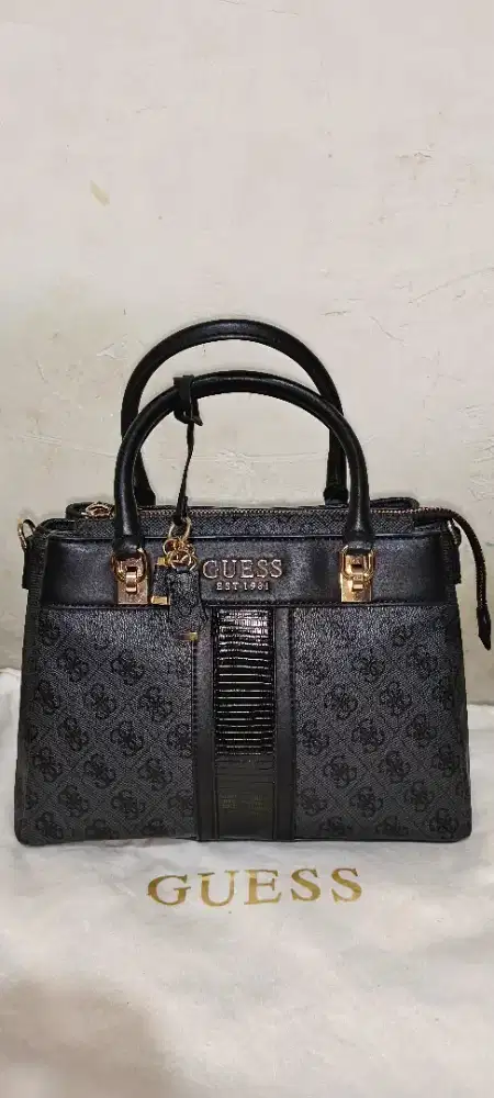 GUESS CMPRTMNT SATCHEL handbag CRISTIANA 3