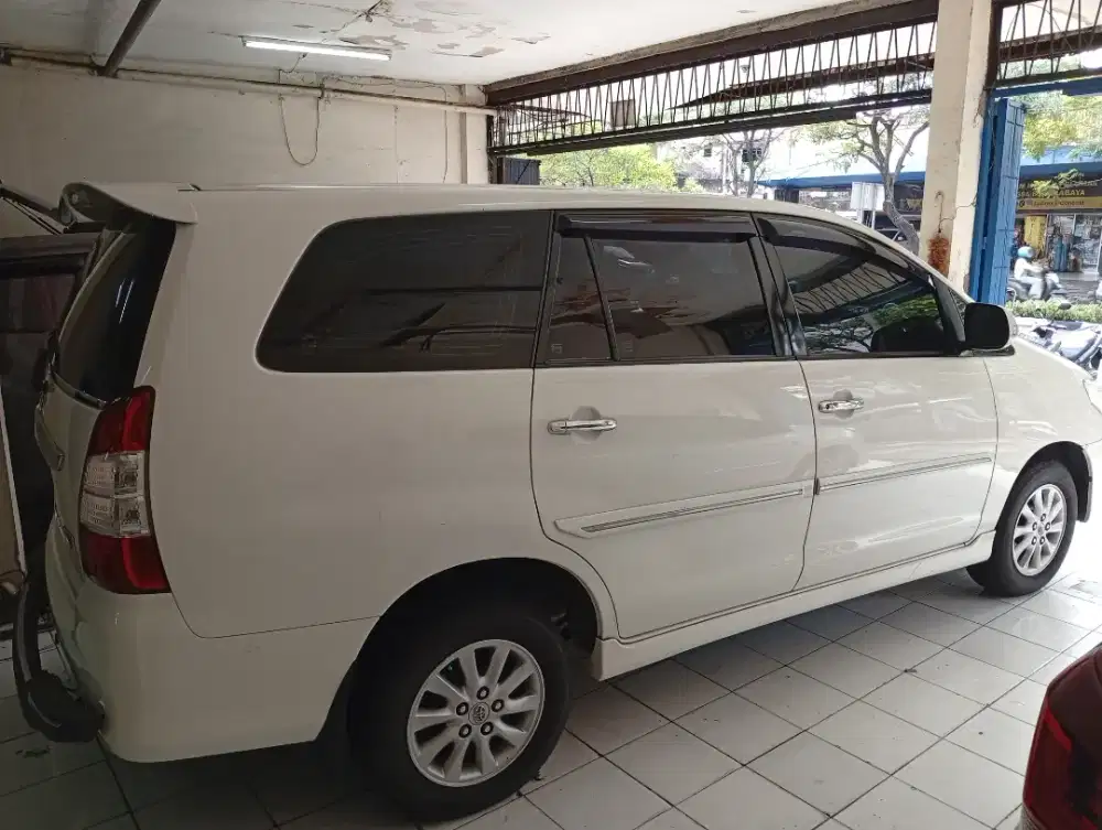 Toyota Inova v manual bensin 2012