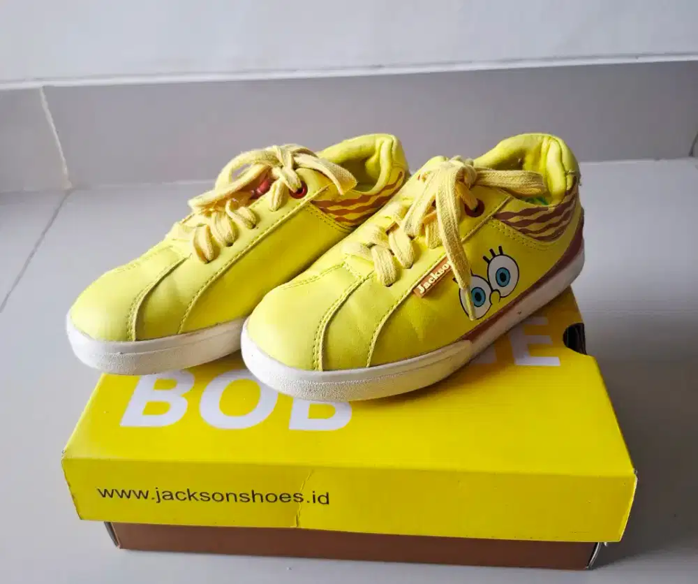 Preloved sepatu anak jackson kids spongebob