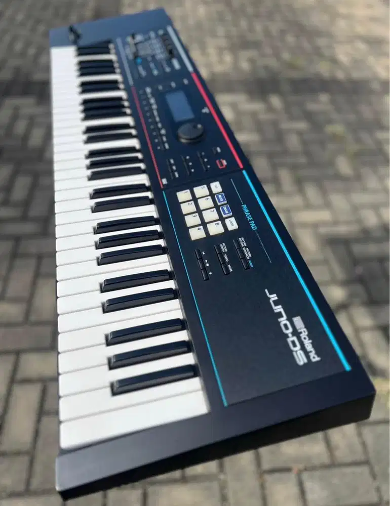 Synthesizer ROLAND JUNO DS61 plus Gigbag