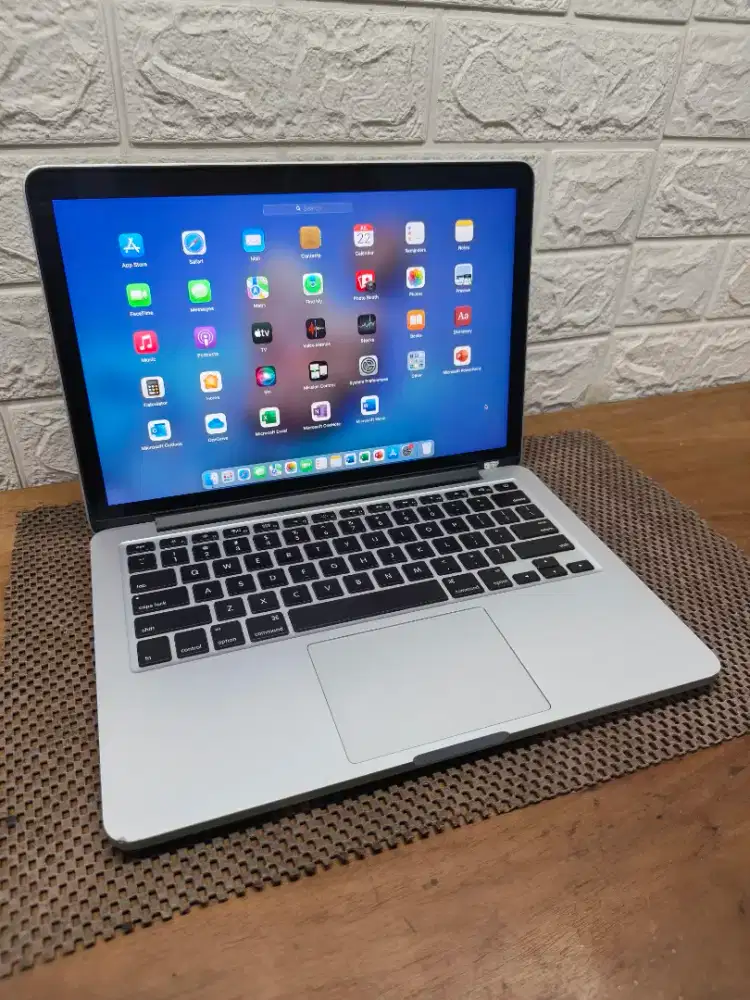 Macbook Pro (Retina, 13-inch, Early 2015) Mulus NORMAL