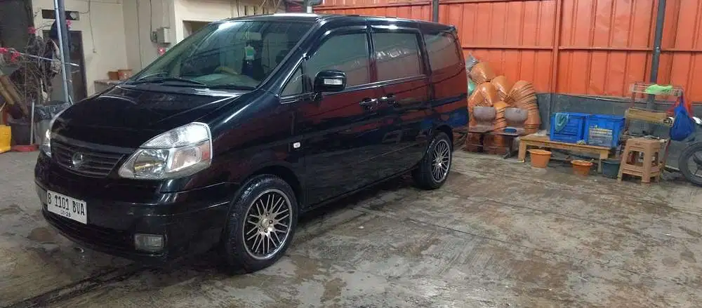 Nissan Serena 2005 Bensin