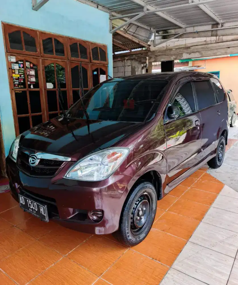 XENIA Xi Deluxe 1.300 cc 2011