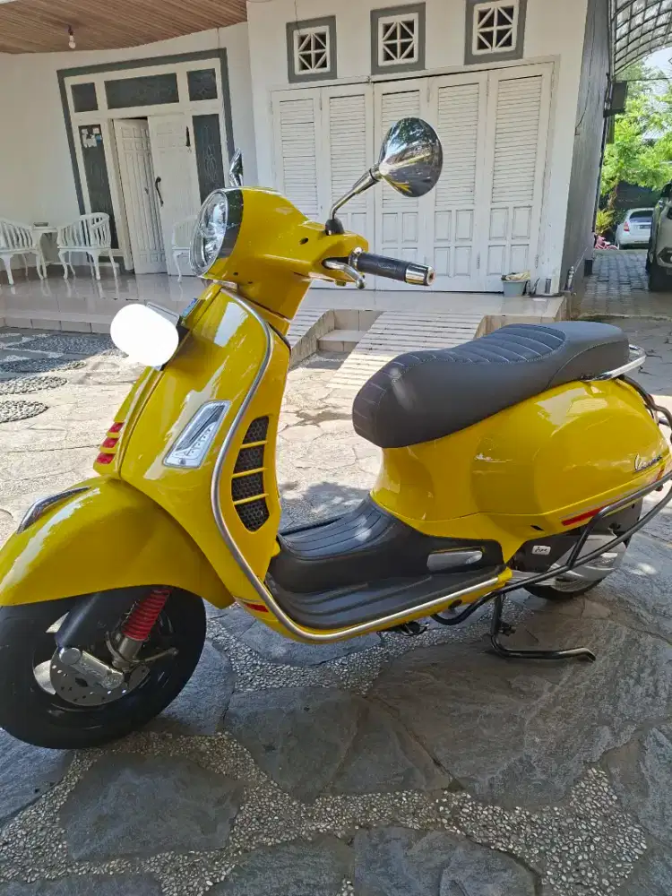 VESPA GTS SUPER SPORT