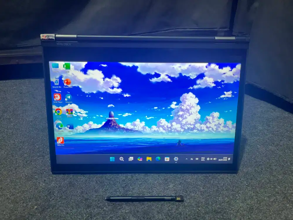 Dijual Lenovo thinkpad Yoga X380 Intel i5 gen8 ( 2 in 1 touchscreen )