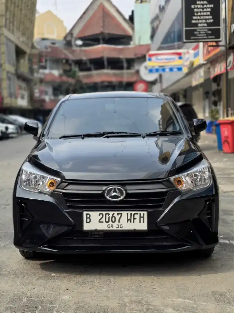 Ayla M MT 2025 hitam