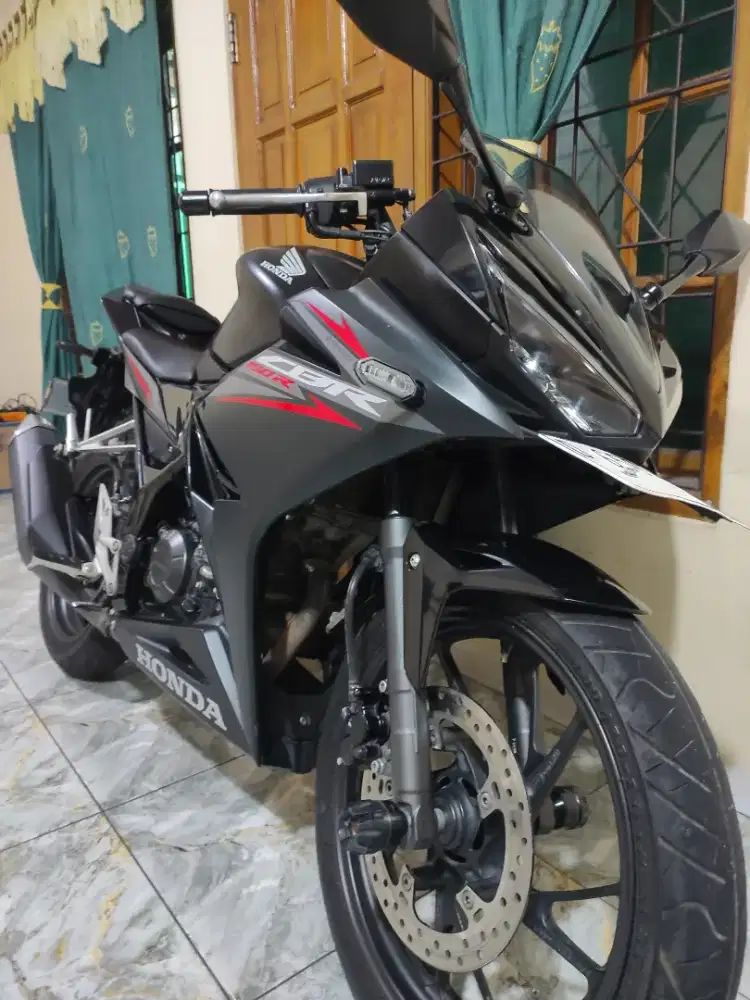 SUPER ISTIMEWA LOW KM HONDA CBR 150R SUPER MULUS FULL ORI JARANG ADA