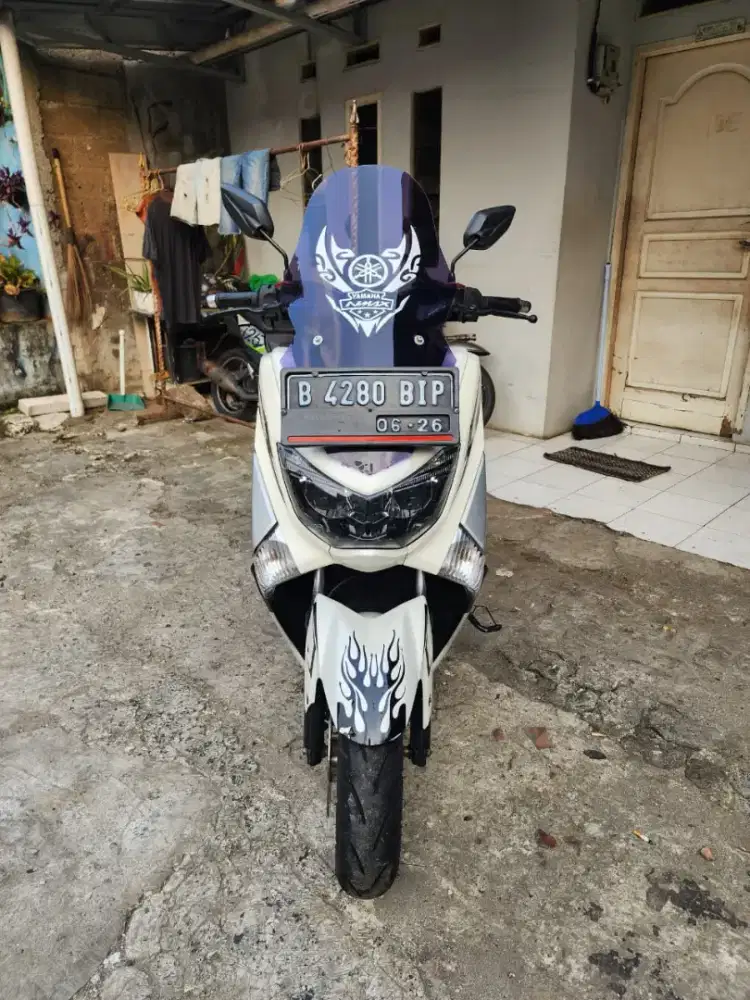 JUAL BU YAMAHA NMAX TAHUN 2016 WARNA PUTIH GANTENG SIAP PAKAI