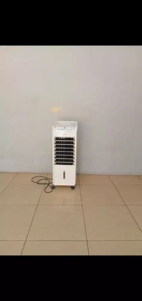 D jual sebuah AC portable bisa pakai es batu dn bisa pakai listrik