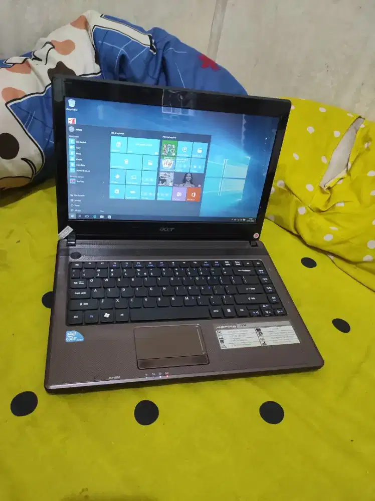 Laptop acer core i3 ram 4gb normal semua