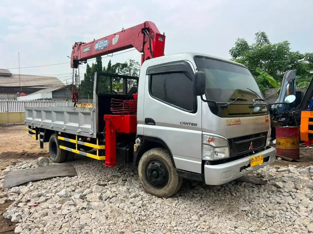 Canter hdl 136 thn 2014 crane unic 5 ton 6 section