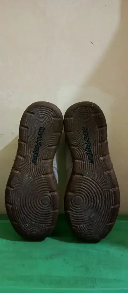 Sepatu hush puppies