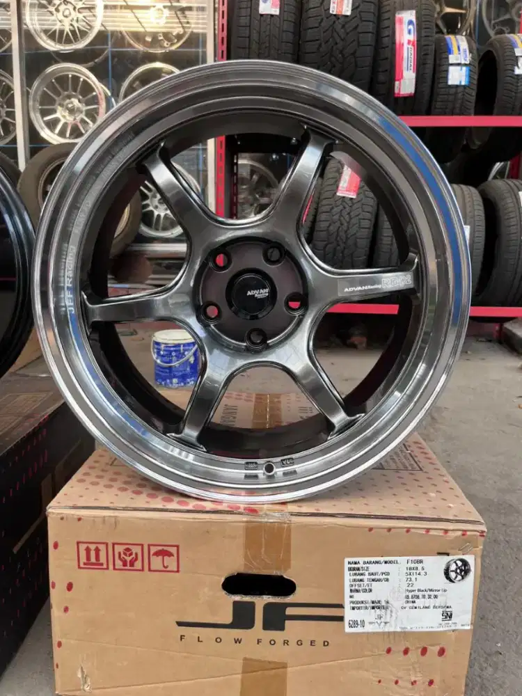 Advan rgd2 ring 18 lebar 8,5 pcd 5x114,3 ET 22 innova reborn, zenix