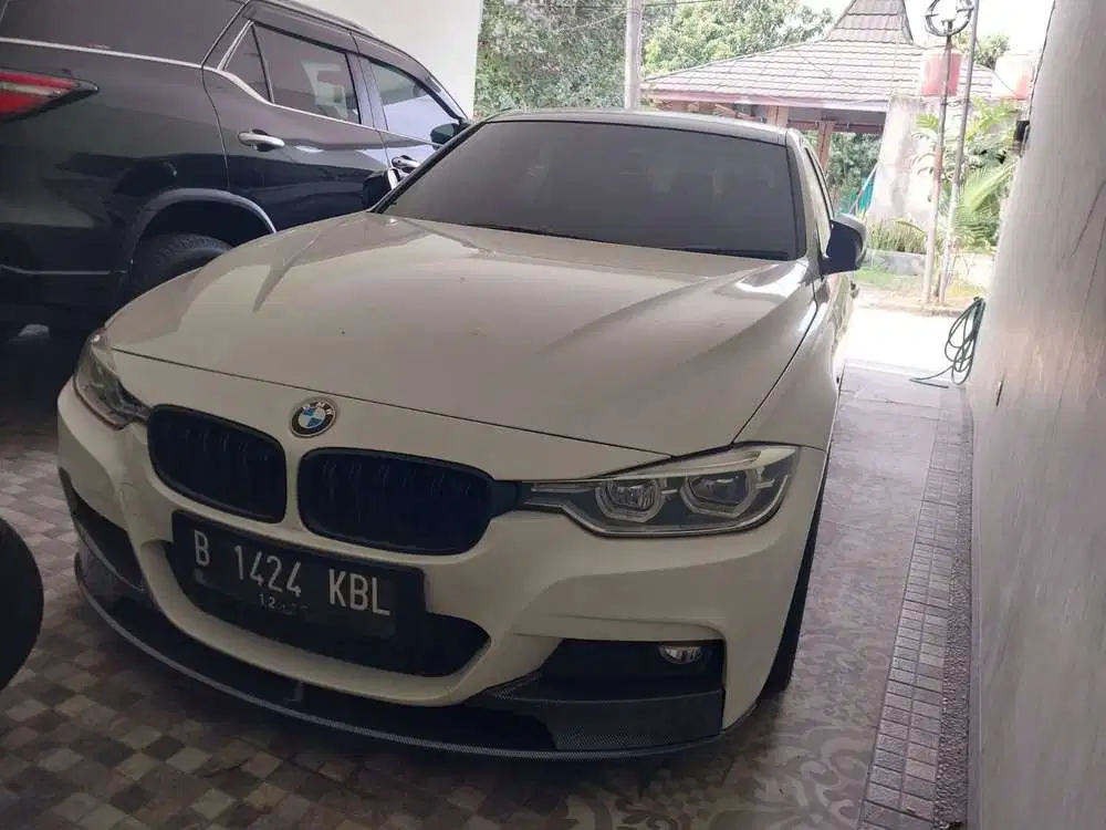 BMW F30 320i Adition Alcantara 2016