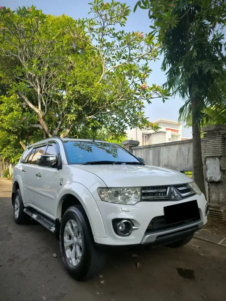 JUAL CEPAT MOBIL MITSUBISHI PAJERO SPORT DAKAR SUNROOF LOW KM (CASH)