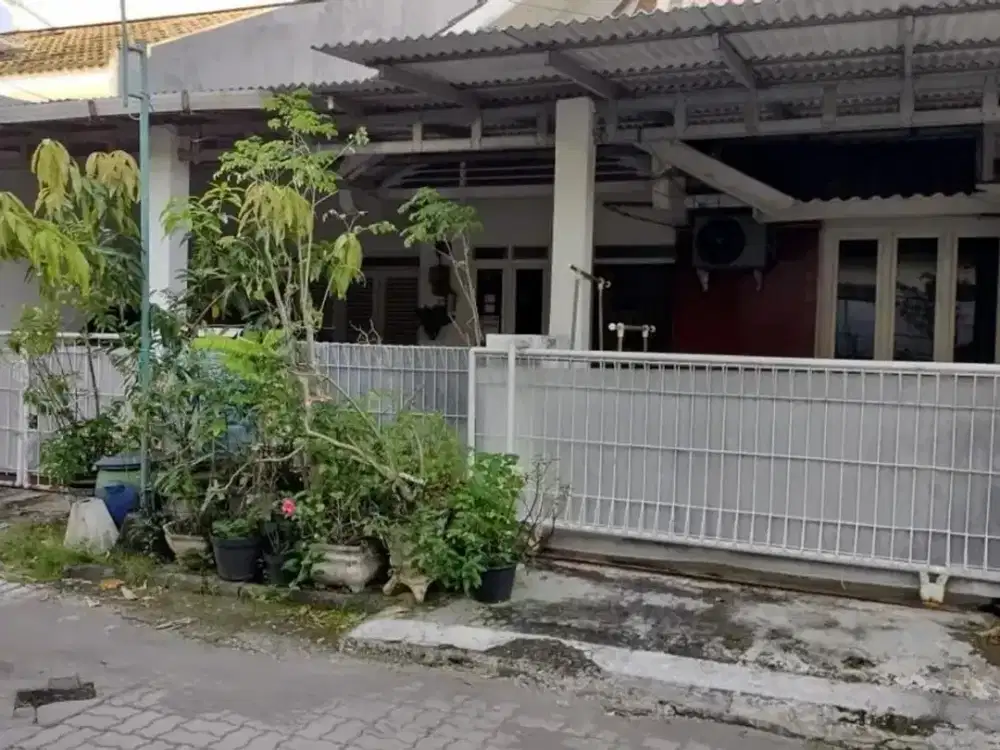 Rumah Terawat Wiguna dekat UPN dan MERR
