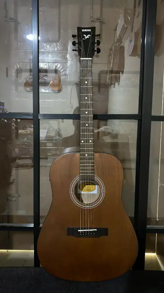 Gitar Jumbo Premium Berbagai Merk